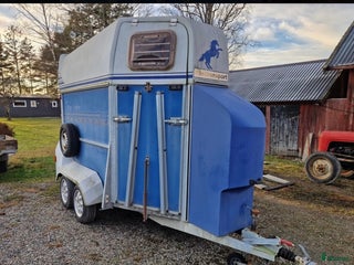 Hästtransporter fordon & transport till salu: Renoverad Star Safir med frontutlast Nybesikt ua i Hisings Kärra - Annons 1