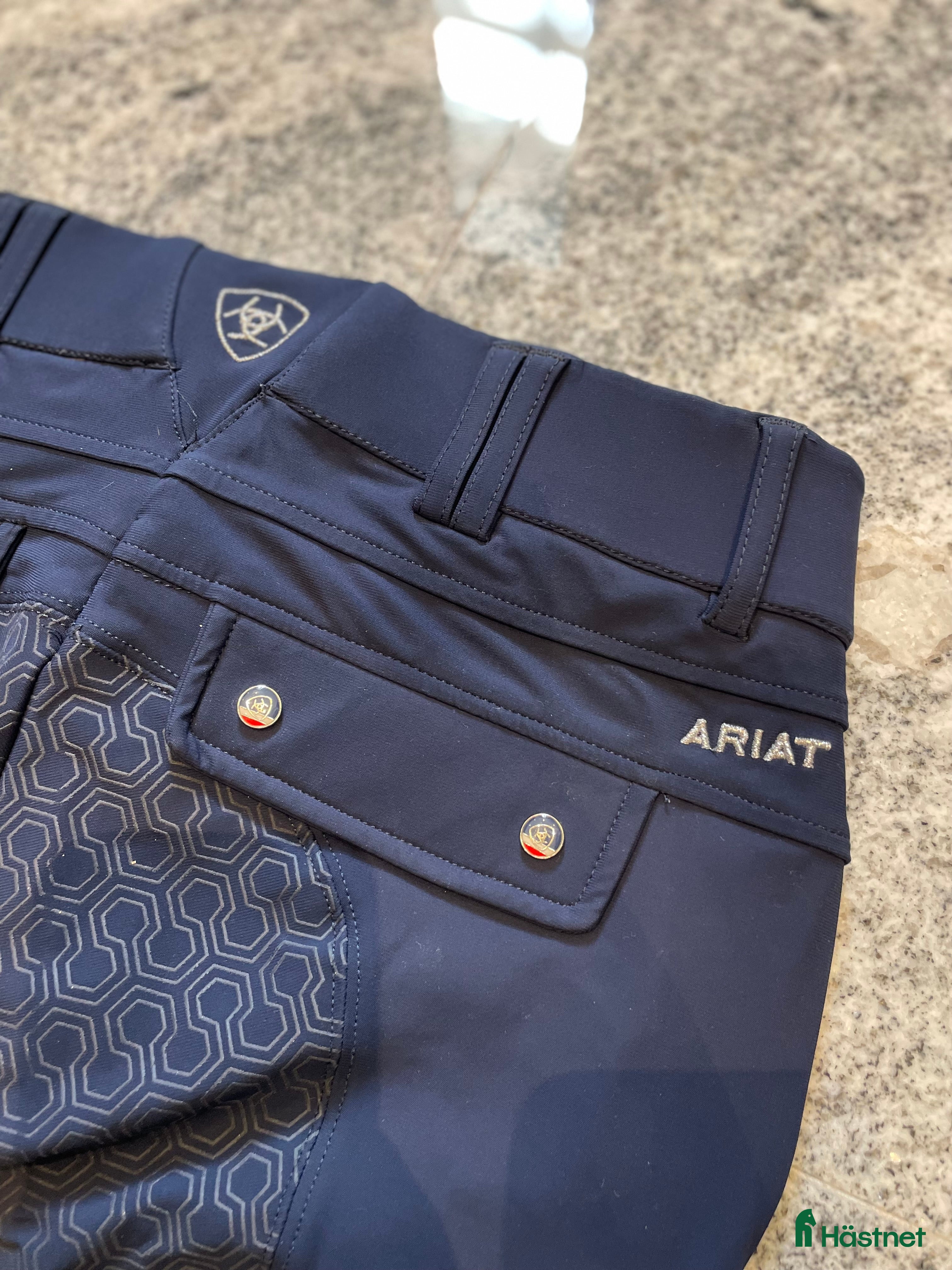 Ridbyxor ryttarutrustning till salu: Ariat ridbyxor i Bankeryd - Annons 3