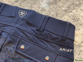 Ridbyxor ryttarutrustning till salu: Ariat ridbyxor i Bankeryd - Annons 3