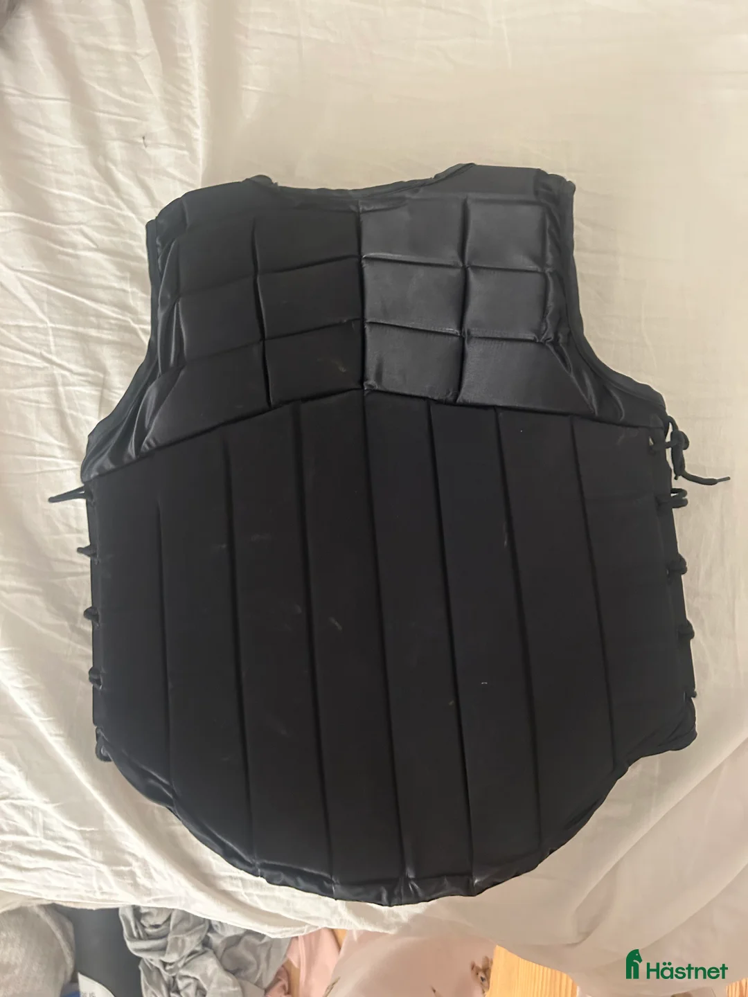 Säkerhetsvästar ryttarutrustning till salu: Super skön väst i Gävle - Annons 3