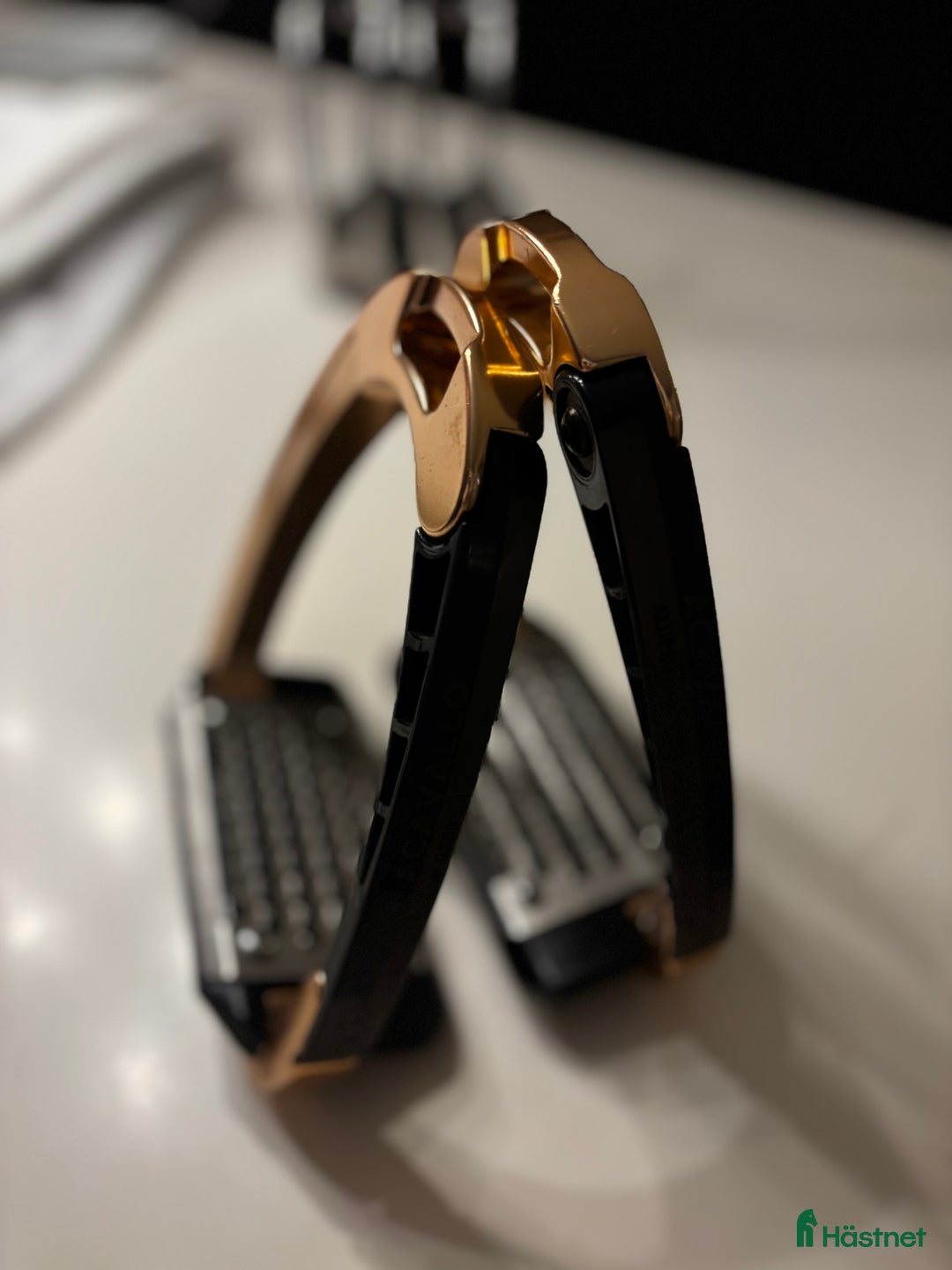 Stigbyglar hästutrustning till salu: Acavallo stigbyglar – rosé, superfina ✨ i Surahammar - Annons 1