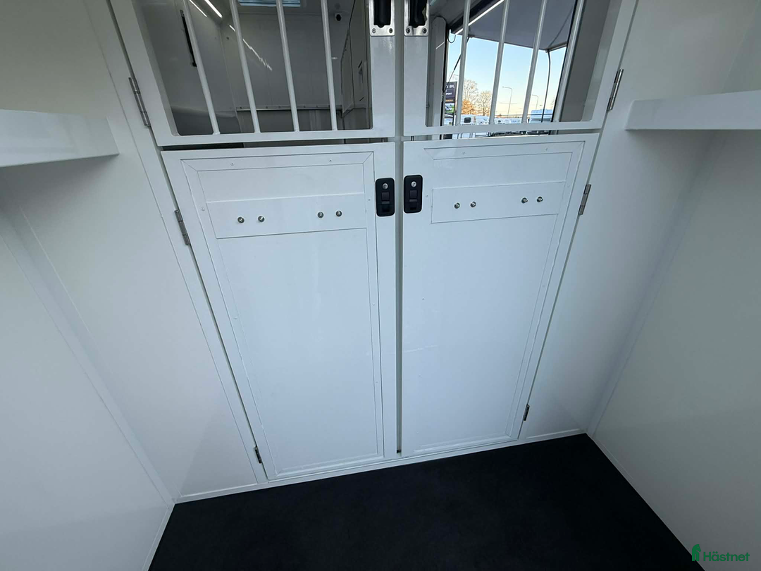 Hästlastbilar  fordon & transport till salu: NORDIC HORSE 5 STUTERI *HÖG LASTVIKT* i Köping - Annons 11