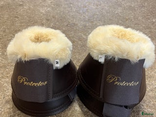 Benskydd hästutrustning till salu: 4 nya boots i strl M o L i Uppsala - Annons 1