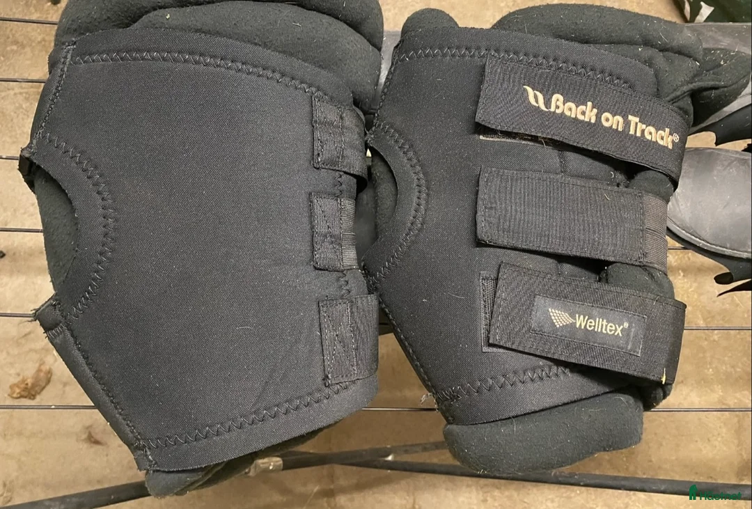 Benskydd hästutrustning till salu: Back on Track skydd  i Eskilstuna - Annons 1