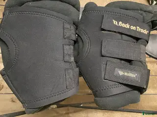 Benskydd hästutrustning Back on Track skydd i Eskilstuna - Annons 15