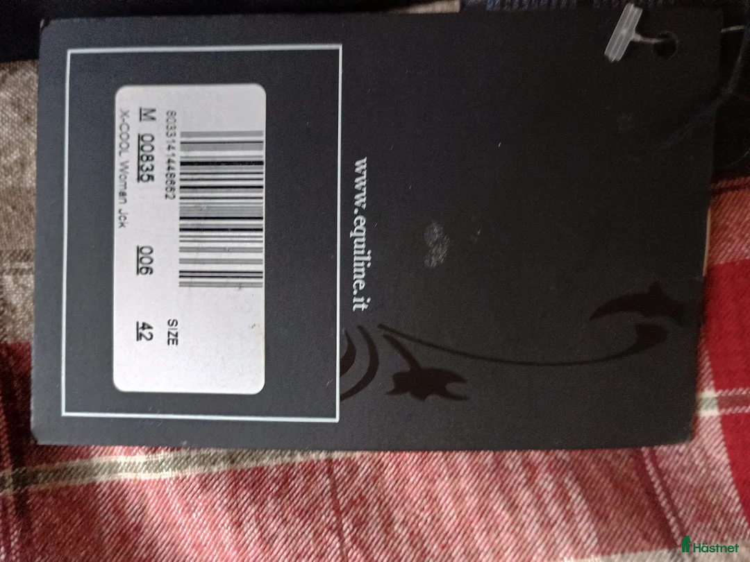 Jackor & Kavajer ryttarutrustning till salu: Jacket, ridstövlar, ridhjälm  - Annons 5