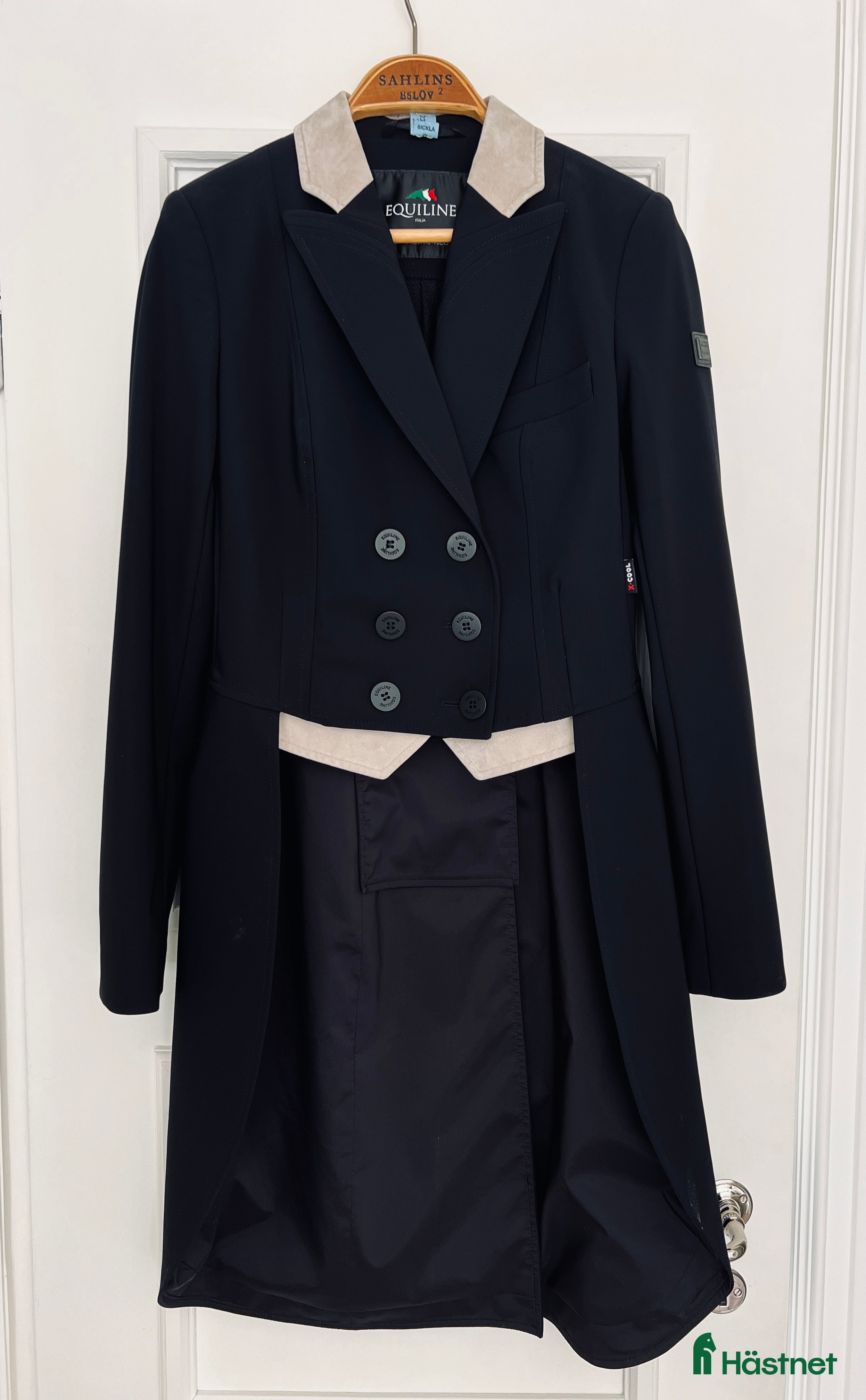 Jackor & Kavajer ryttarutrustning till salu: Dressyrfrack Equiline i Gustavsberg - Annons 1