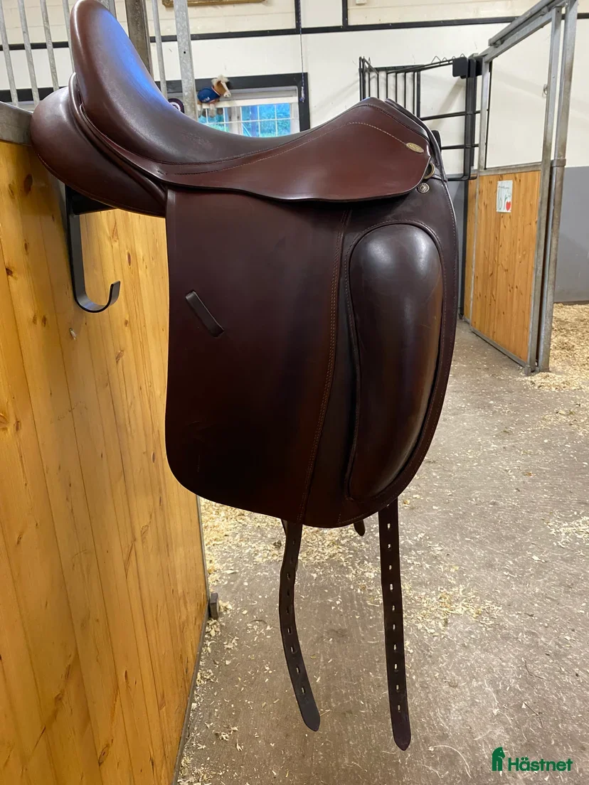 Sadlar hästutrustning till salu: Kentaur dressyrsadel i Munkedal - Annons 2