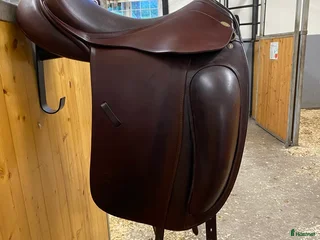 Sadlar hästutrustning till salu: Kentaur dressyrsadel i Munkedal - Annons 2