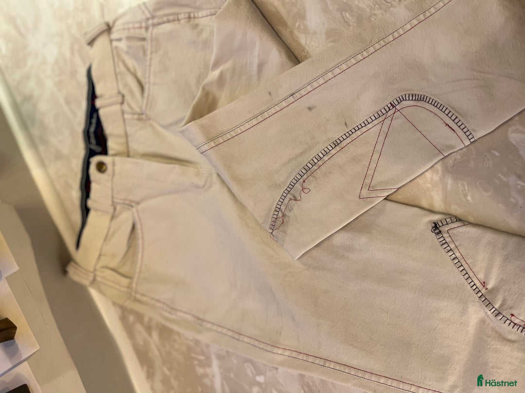 Ridbyxor ryttarutrustning till salu: TÄVLINGSRIDBYXOR FRÅN JOHN WHITAKER! i Stånga - Annons 2