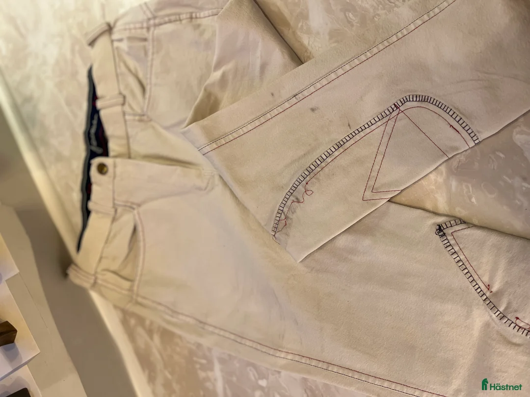 Ridbyxor ryttarutrustning till salu: TÄVLINGSRIDBYXOR FRÅN JOHN WHITAKER! i Stånga - Annons 2