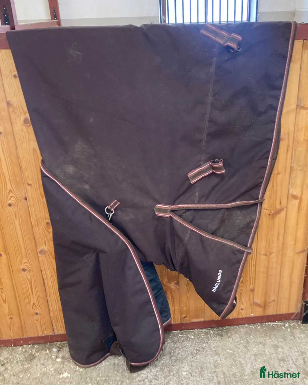 Täcken hästutrustning till salu: Haglunds fodrat regntäcke  - Annons 2