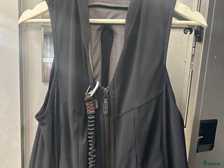 Säkerhetsvästar ryttarutrustning till salu: Freejump airbag väst i Älmeboda - Annons 8