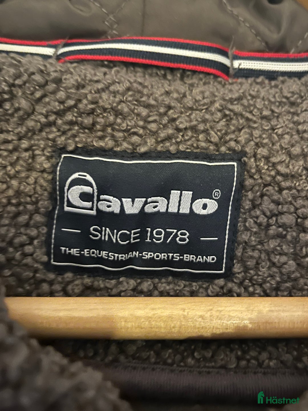 Övrigt Ridkläder ryttarutrustning till salu: Superfin Cavallo teddy fleece jacka M/L - Annons 3