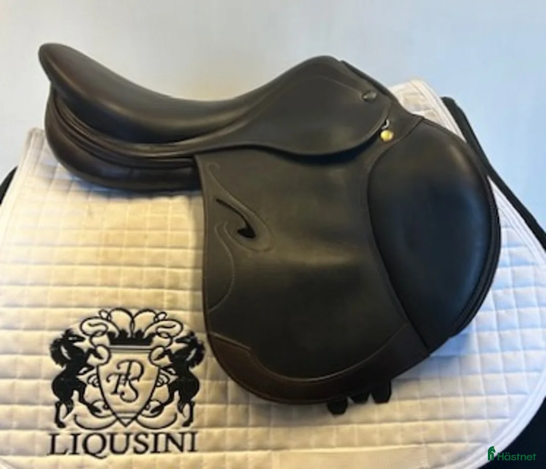 Sadlar hästutrustning till salu: Hoppsadel Prestige Passion 17" i Uppsala - Annons 1