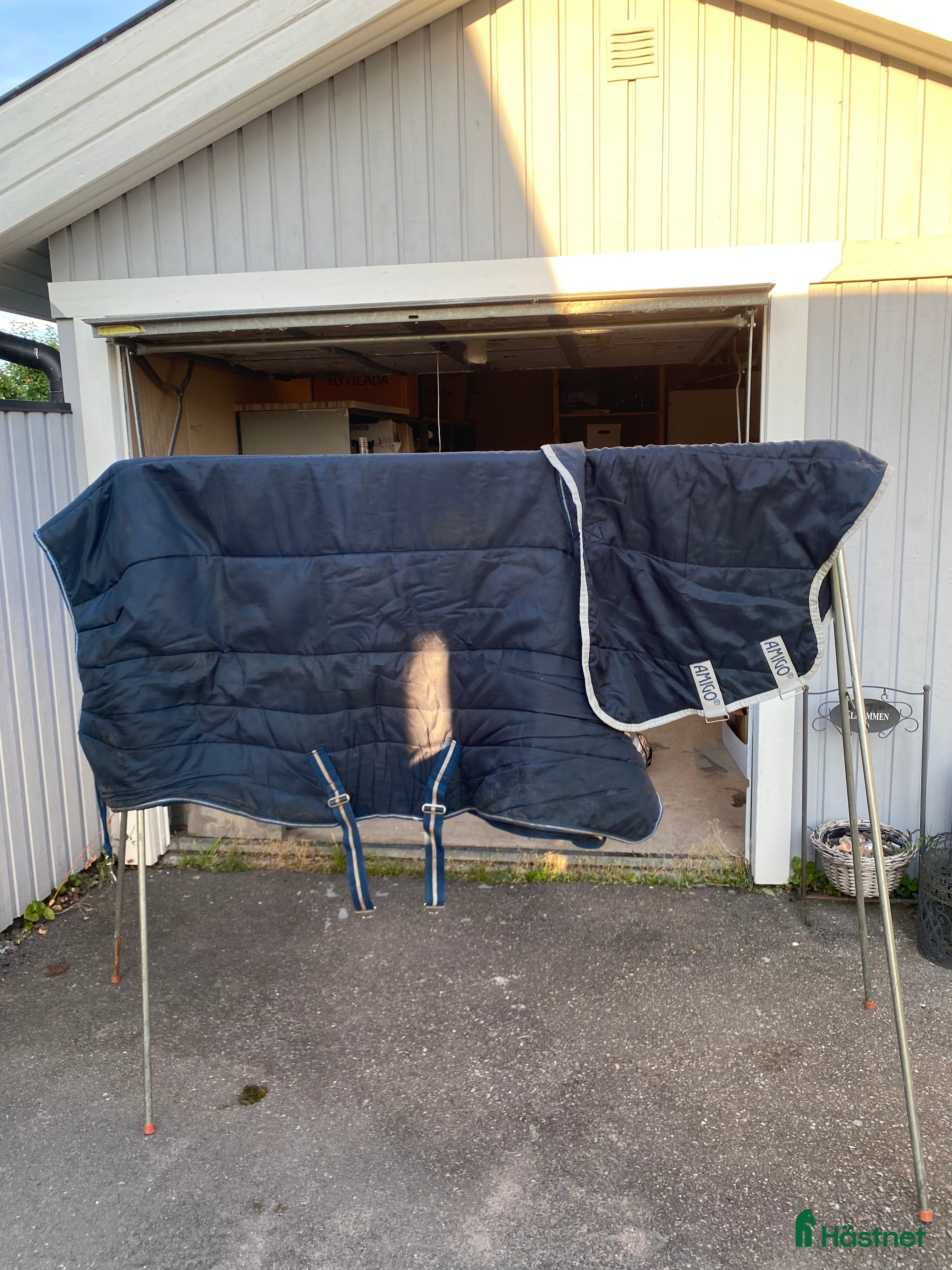 Täcken hästutrustning till salu: Innetäcke strl. 125 i Bålsta - Annons 21