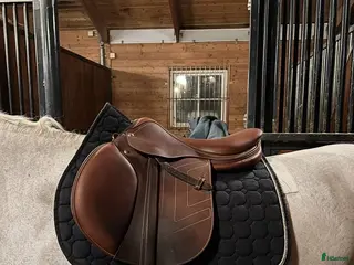Sadlar hästutrustning Renaissance väldigt fint skick i Ekerö - Annons 5