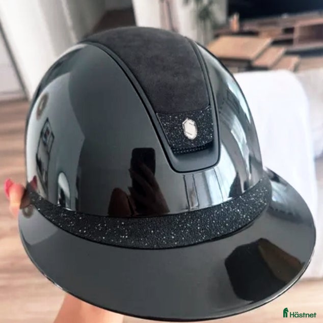 Hjälmar ryttarutrustning till salu: Miss Shield 2.0 Shadow Glossy  - Annons 1