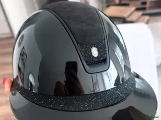 Hjälmar ryttarutrustning till salu: Miss Shield 2.0 Shadow Glossy - Annons 1
