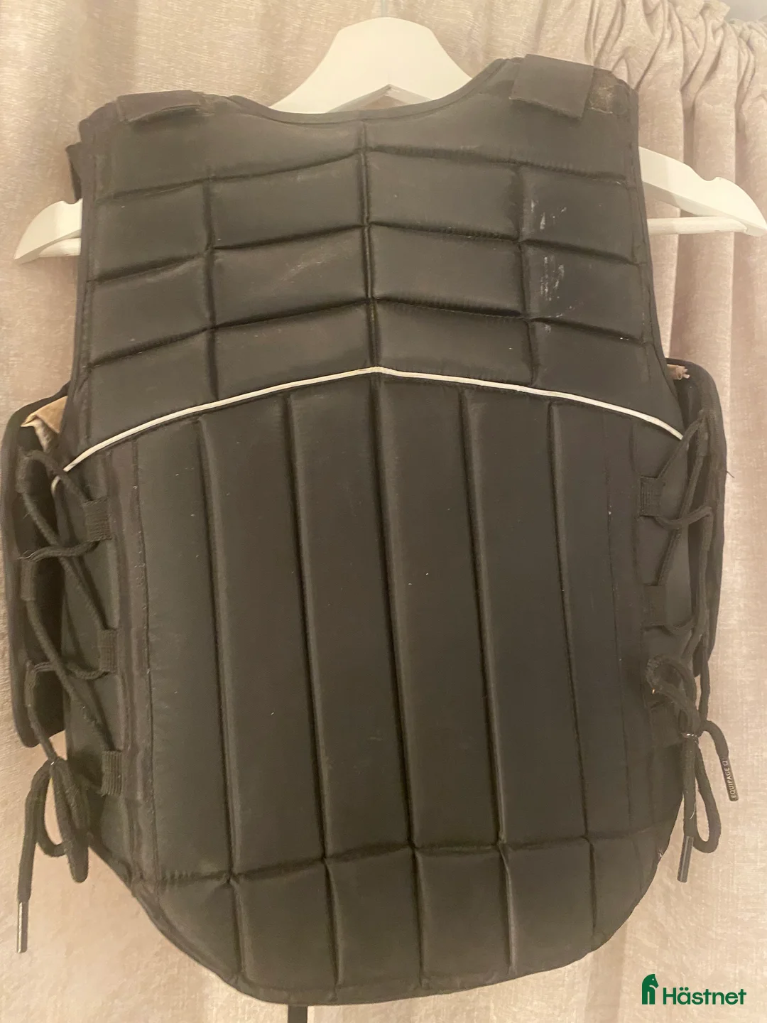 Säkerhetsvästar ryttarutrustning till salu: Equipage säkerhetsväst  i Borlänge - Annons 2