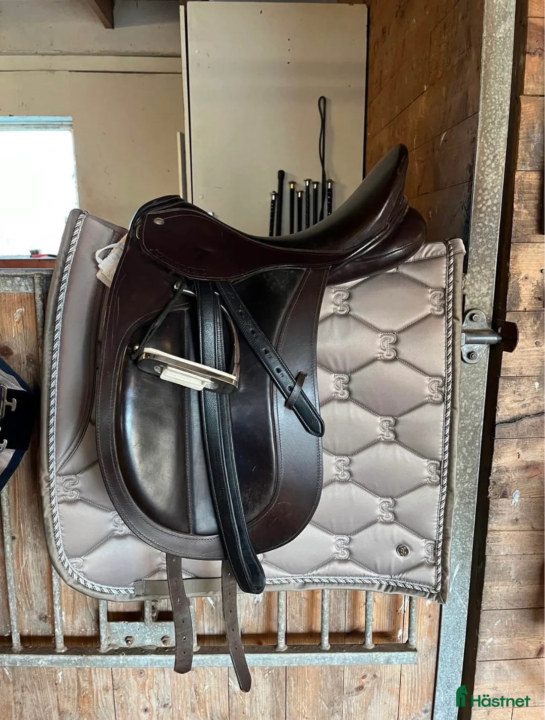 Sadlar hästutrustning till salu: Dressyr sadel - Annons 1