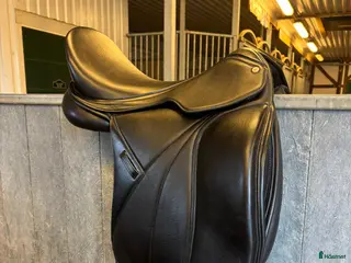 Sadlar hästutrustning Equiline EQ1 Glammy Dressyrsadel - Annons 7