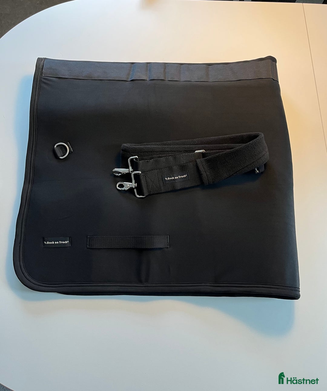 Övrig Hästutrustning hästutrustning till salu: Back on Track ryggvärmare i Jönköping - Annons 1