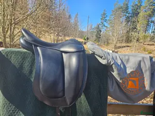 Sadlar hästutrustning Svart Childeric dressyrsadel - Annons 20