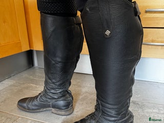Ridstövlar ryttarutrustning till salu: DeNiro 38 Höjd SM vidd XL i Motala - Annons 12