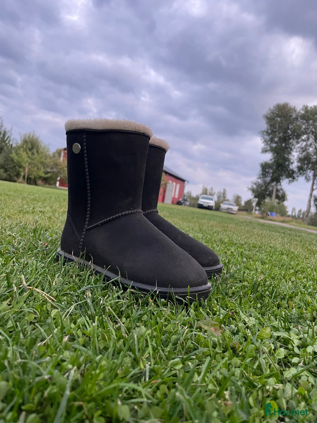 Ridstövlar ryttarutrustning till salu: Uggs  i Björköby - Annons 1