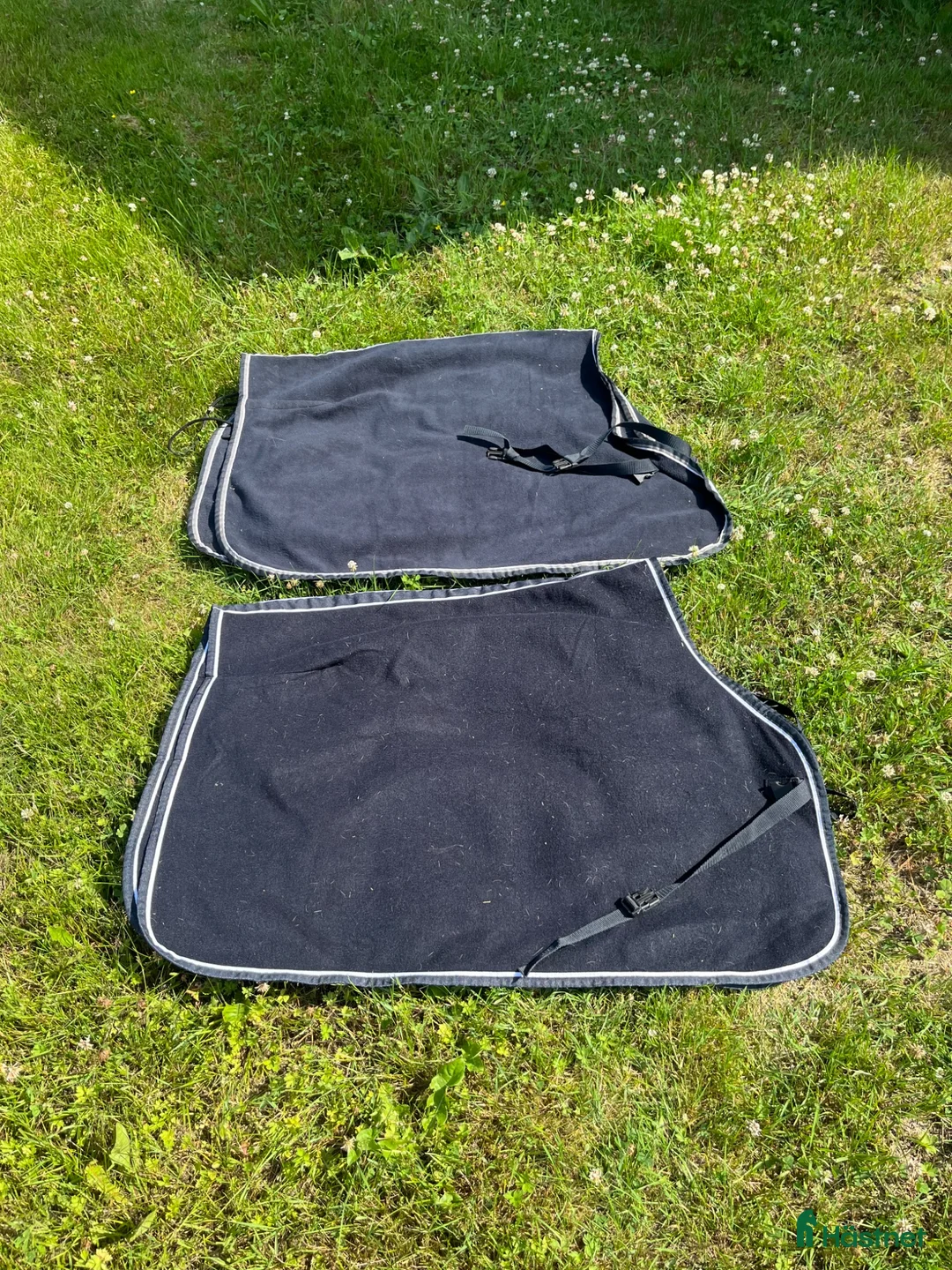 Täcken hästutrustning till salu: Fleece ländtäcken - Annons 2