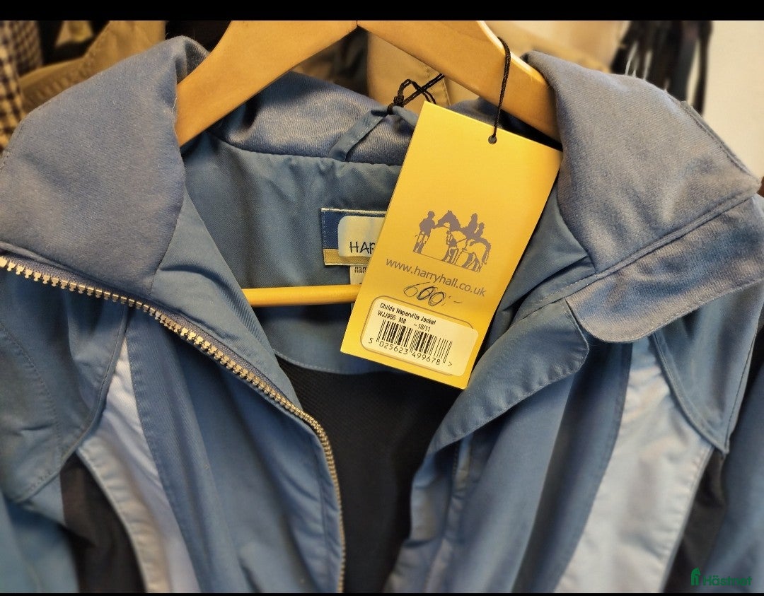 Jackor & Kavajer ryttarutrustning till salu: Jackor o västar nytt JULKLAPPAR i Ullared - Annons 9