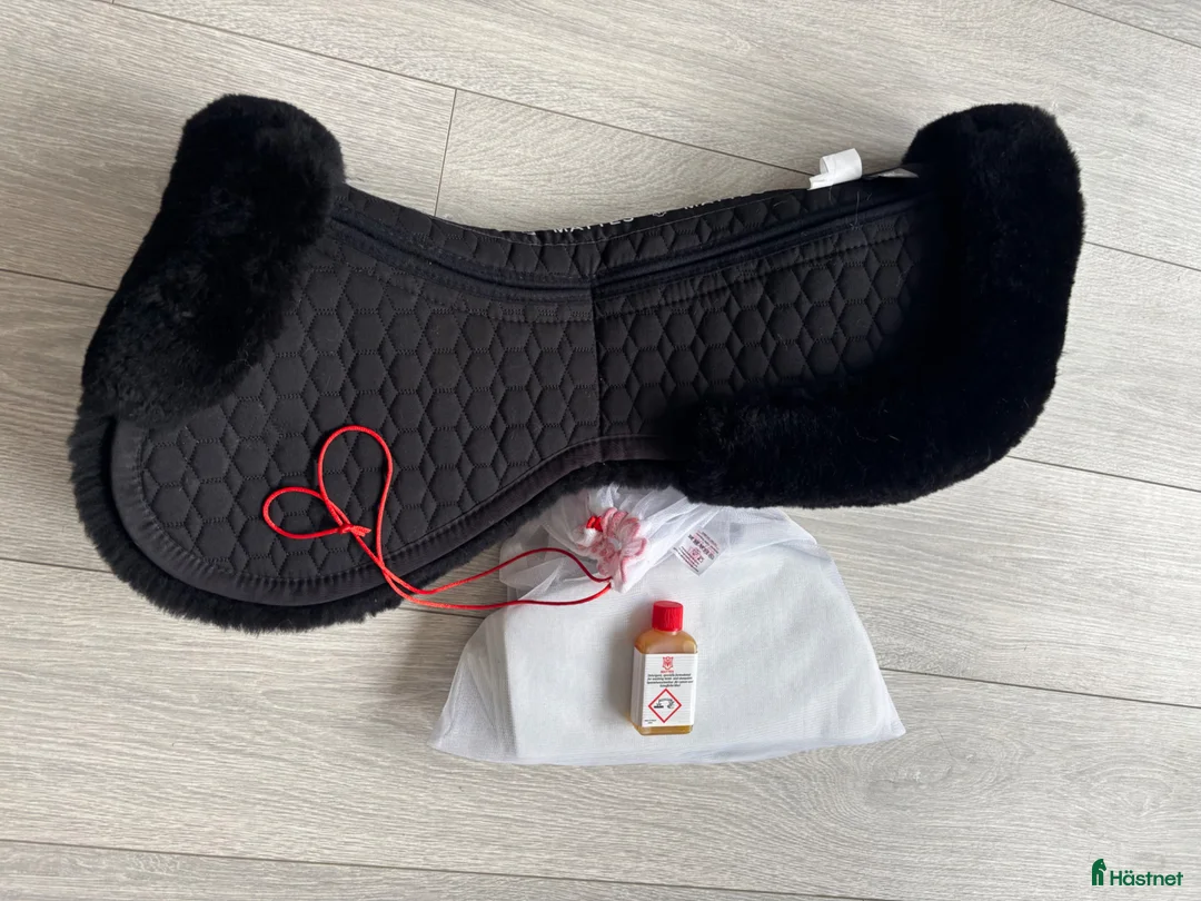 Sadeltillbehör hästutrustning till salu: Helt oanvänd Mattes padd - Annons 1