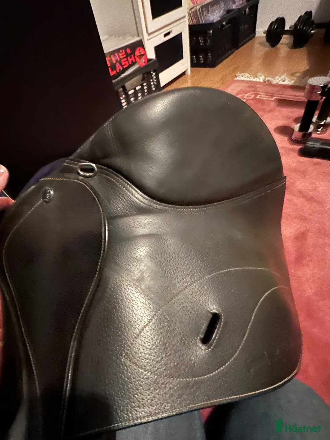 Sadlar hästutrustning till salu: Ikonic hoppsadel med 3 olika järn i Onsala - Annons 4