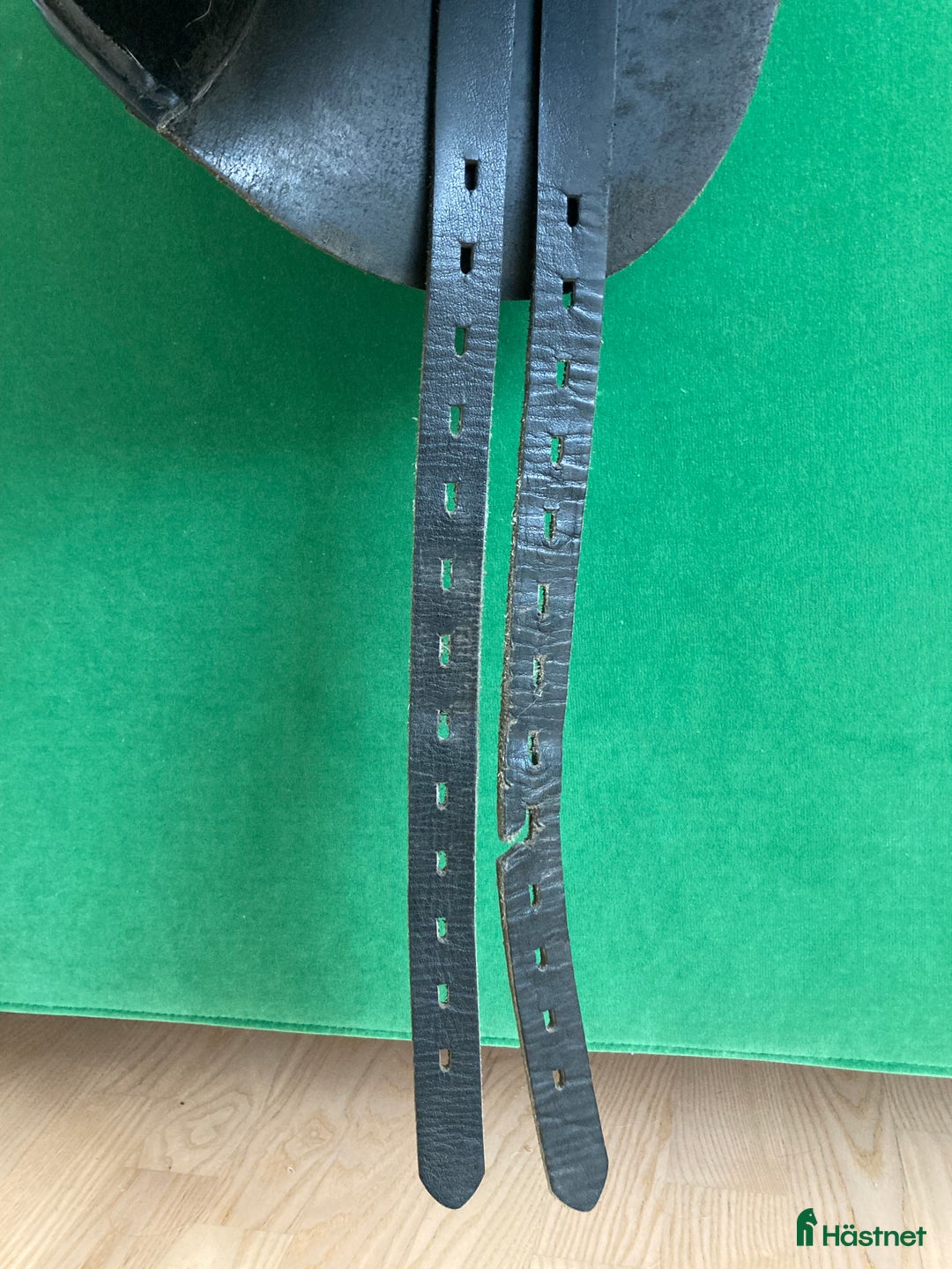 Sadlar hästutrustning till salu: Äldre Claridge House dressyrsadel i Vallentuna - Annons 6