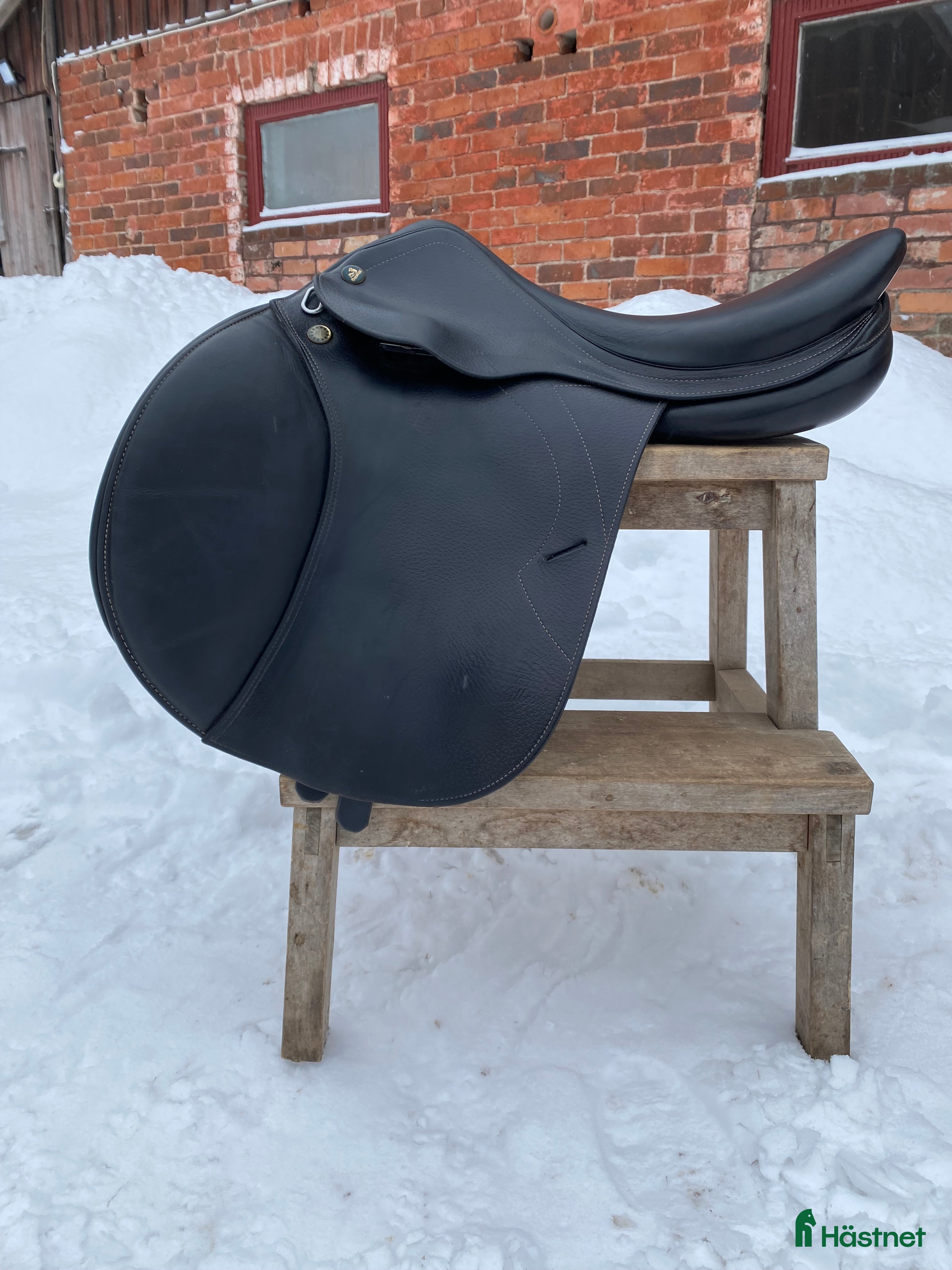 Sadlar hästutrustning till salu: Prestige versailles inkl frakt - Annons 1