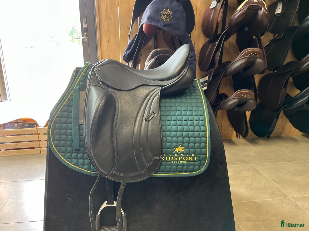 Sadlar hästutrustning till salu: PDS Valegro Carl Hester i Göteborg - Annons 2