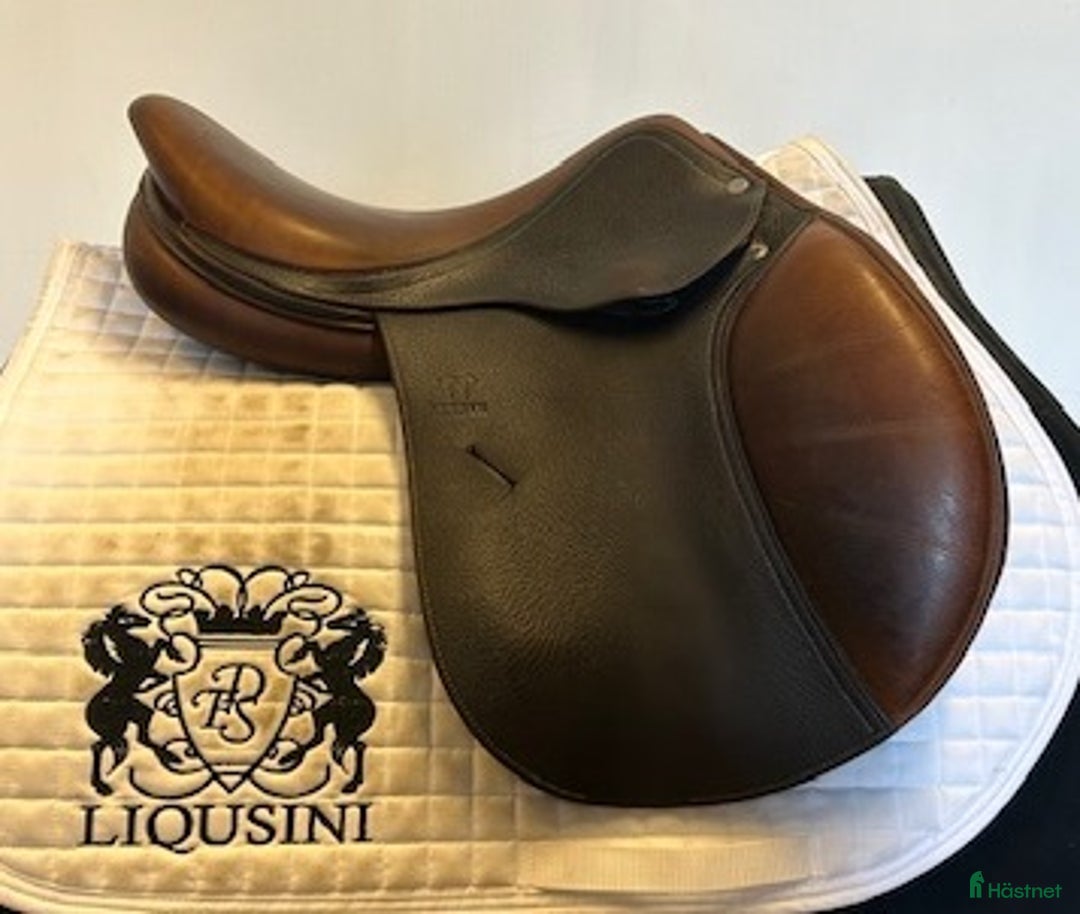 Sadlar hästutrustning till salu: Hoppsadel Antares Altair 17" i Uppsala - Annons 1