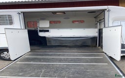 Hästlastbilar  fordon & transport till salu: Peugeot Equi-trek 3-sits från 2012. 950kg lastvikt i Täby - Bild 4