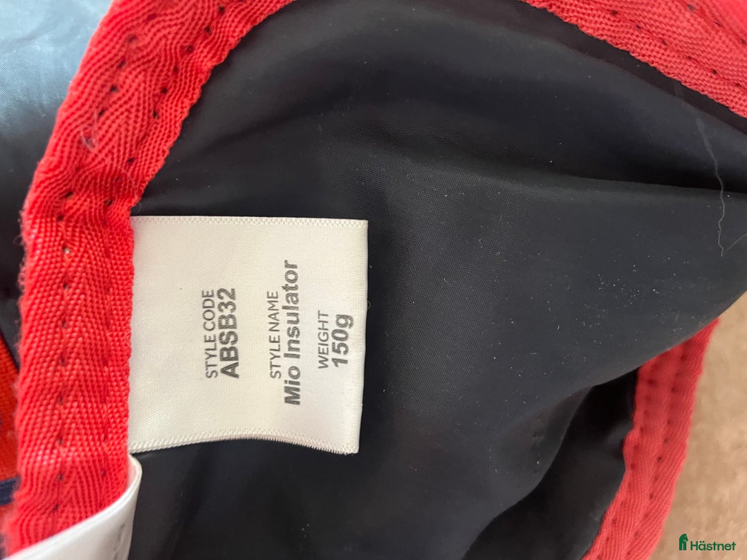 Täcken hästutrustning till salu: Mio Insolator i Värmdö - Annons 3