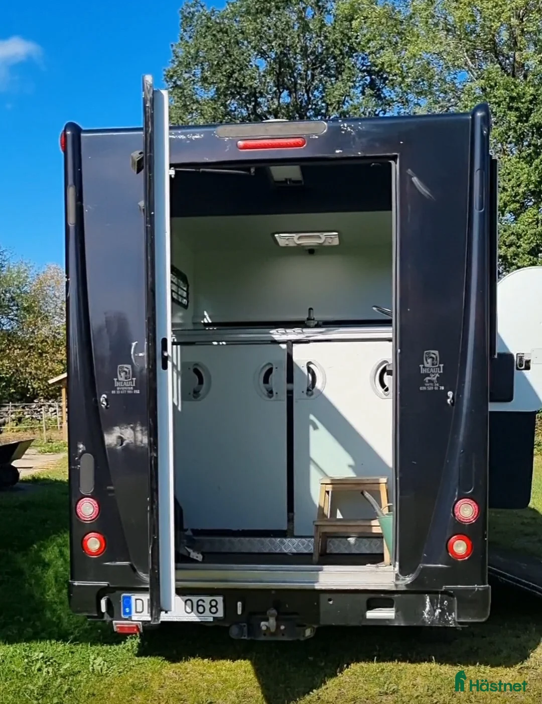 Hästlastbilar  fordon & transport till salu: Theault Proteo 2012 13000mil automat 5sitsig i Ljungbyhed - Annons 2