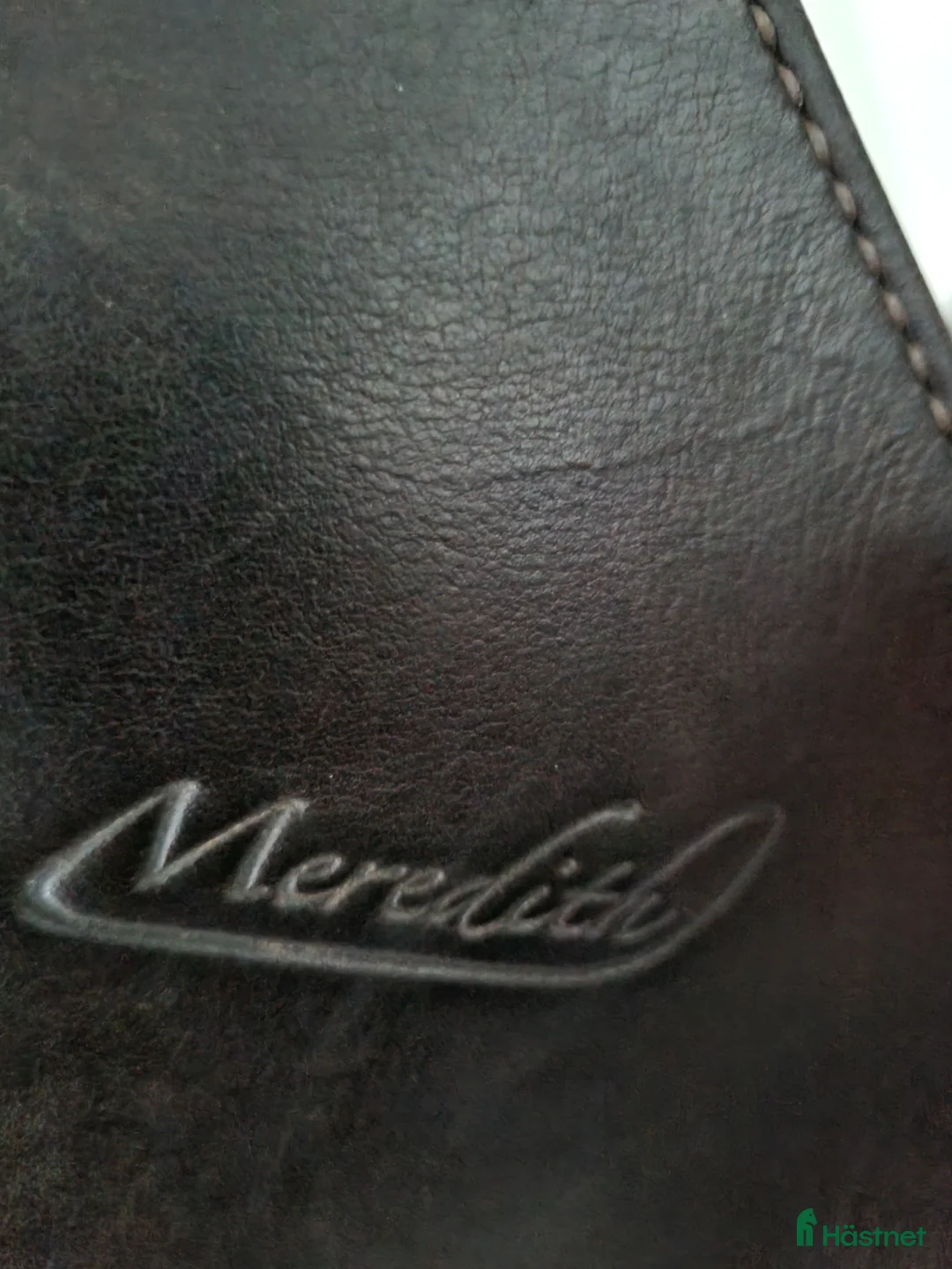 Sadlar hästutrustning till salu: Fin brun hoppsadel 17" i Tvååker - Annons 2