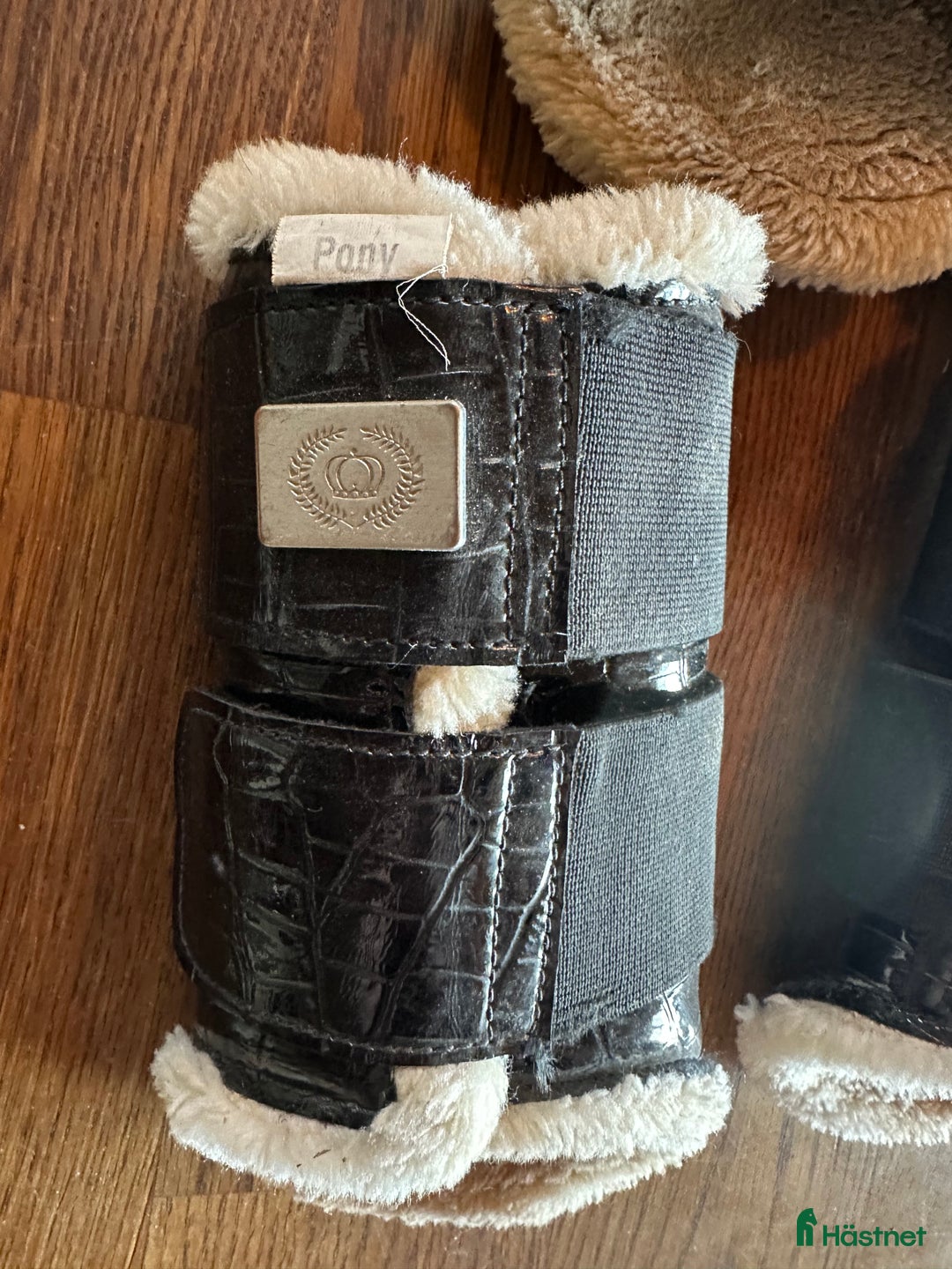 Benskydd hästutrustning till salu: Ps of Sweden benskydd, käkrem och pannband  i Rättvik - Annons 2