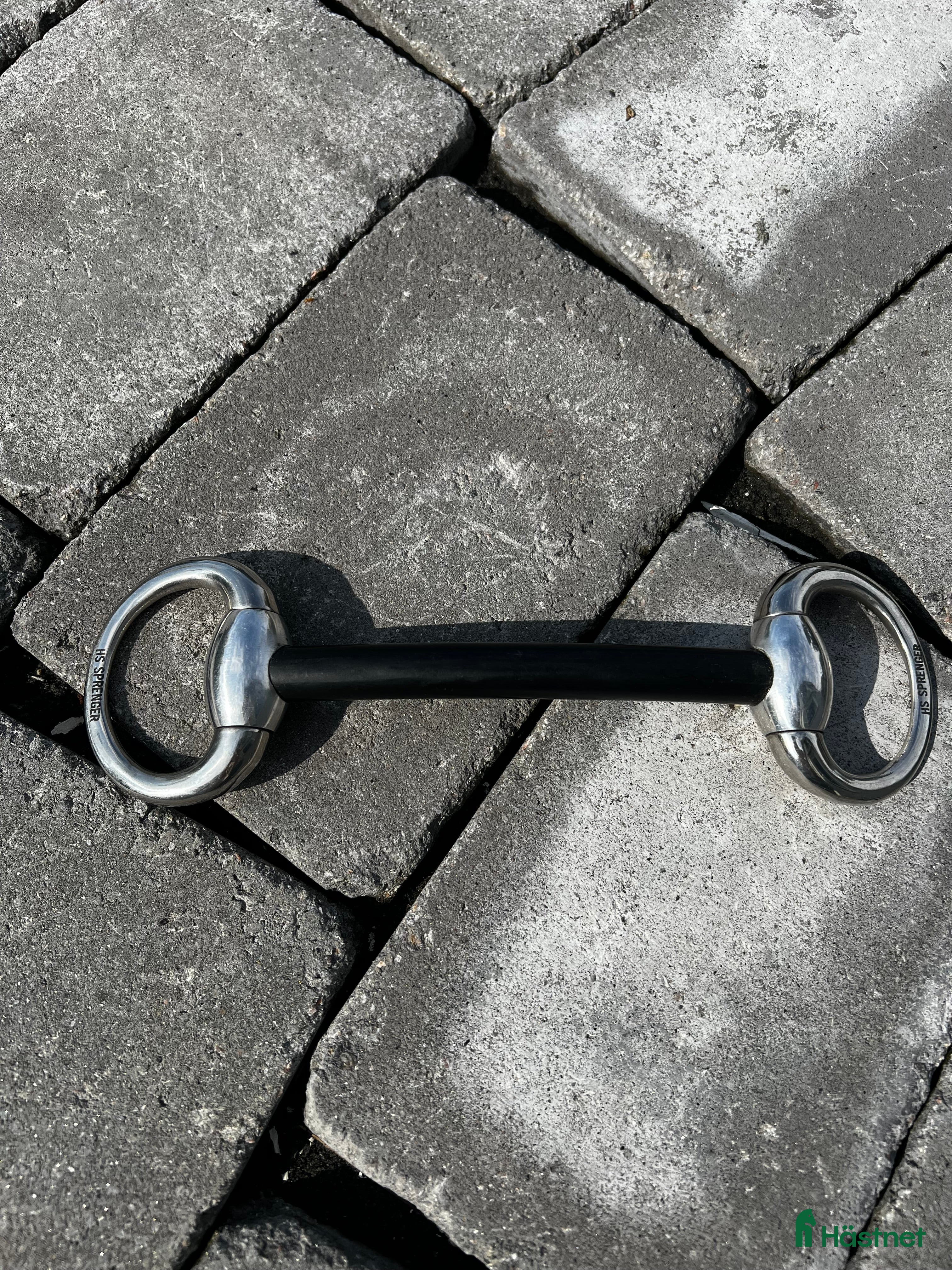 Bett hästutrustning till salu: HS Sprenger stångbett med gummi i Kullavik - Annons 6