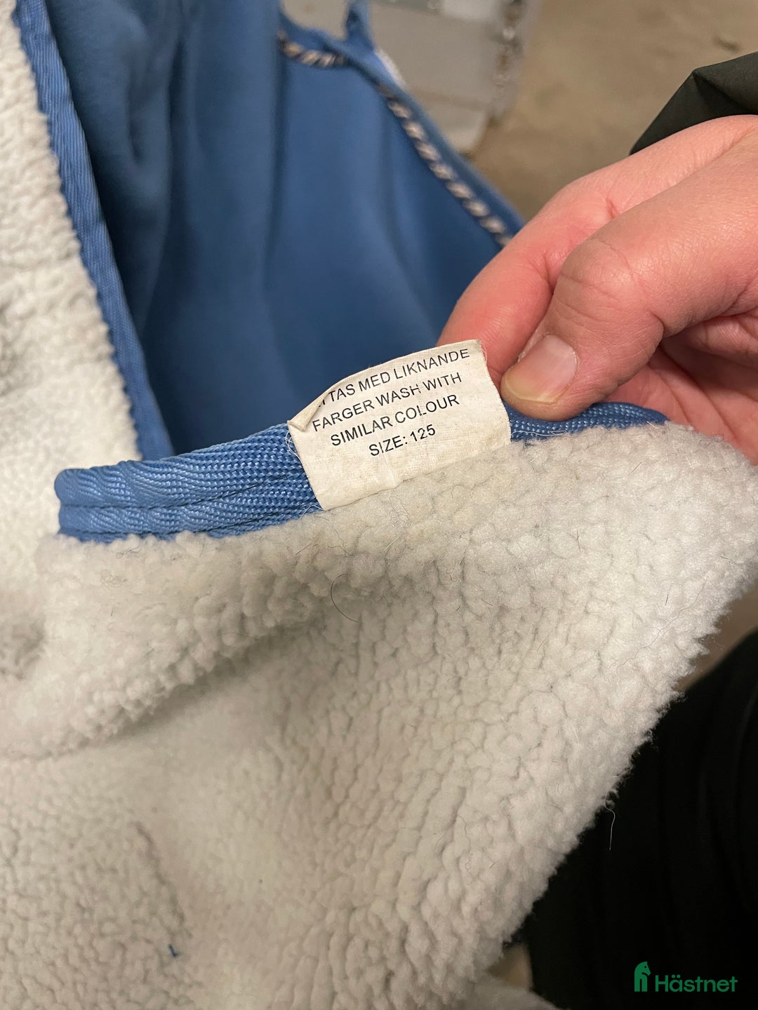 Täcken hästutrustning till salu: Säljer detta tjocka fleece täcke - Annons 2