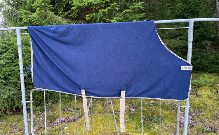 Täcken hästutrustning till salu i Rimbo - Annons 12