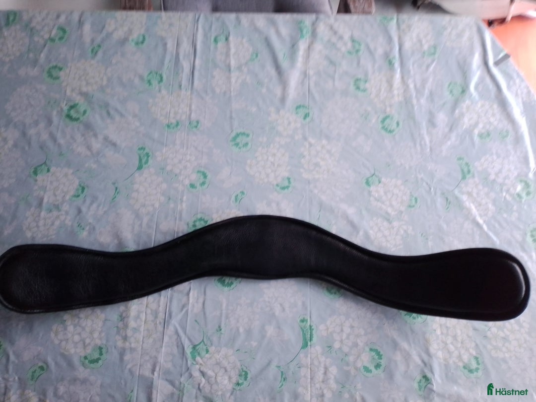 Sadeltillbehör hästutrustning till salu: 70 cm anatomisk sadelgjord. i Fågelmara - Annons 5