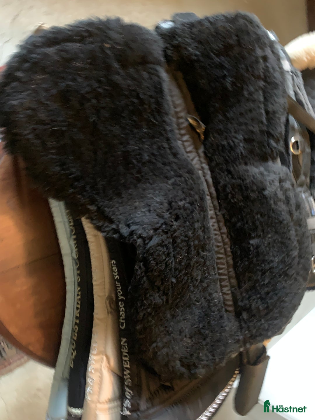 Sadeltillbehör hästutrustning till salu: Sadelpad i fårskinn i Sölvesborg - Annons 3