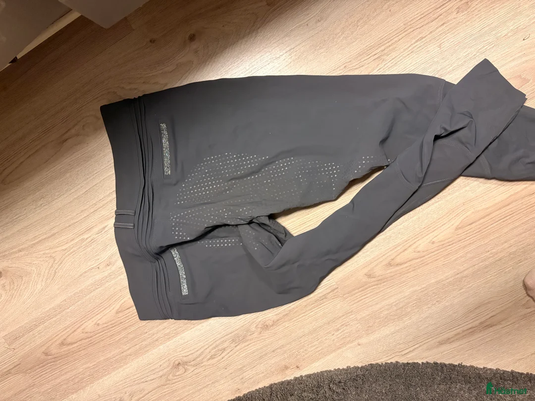 Ridbyxor ryttarutrustning till salu: Samshield &  equiline ridbyxor  i Landeryd - Annons 6