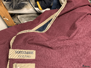 Täcken hästutrustning till salu: Tävlings / stall / ute - täcken i storlek 125 i Ekerö - Annons 3